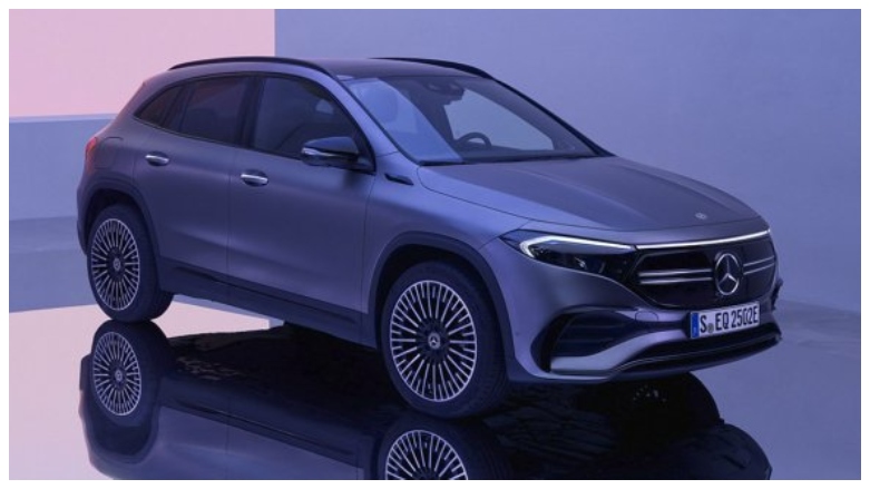 Vista de parrilla frontal de SUV eléctrico de lujo Mercedes-Benz EQA. 