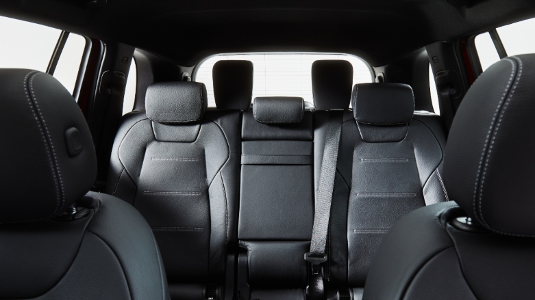 Camioneta 7 pasajeros Mercedes-Benz GLB 250 4 Matic vista en el interior.